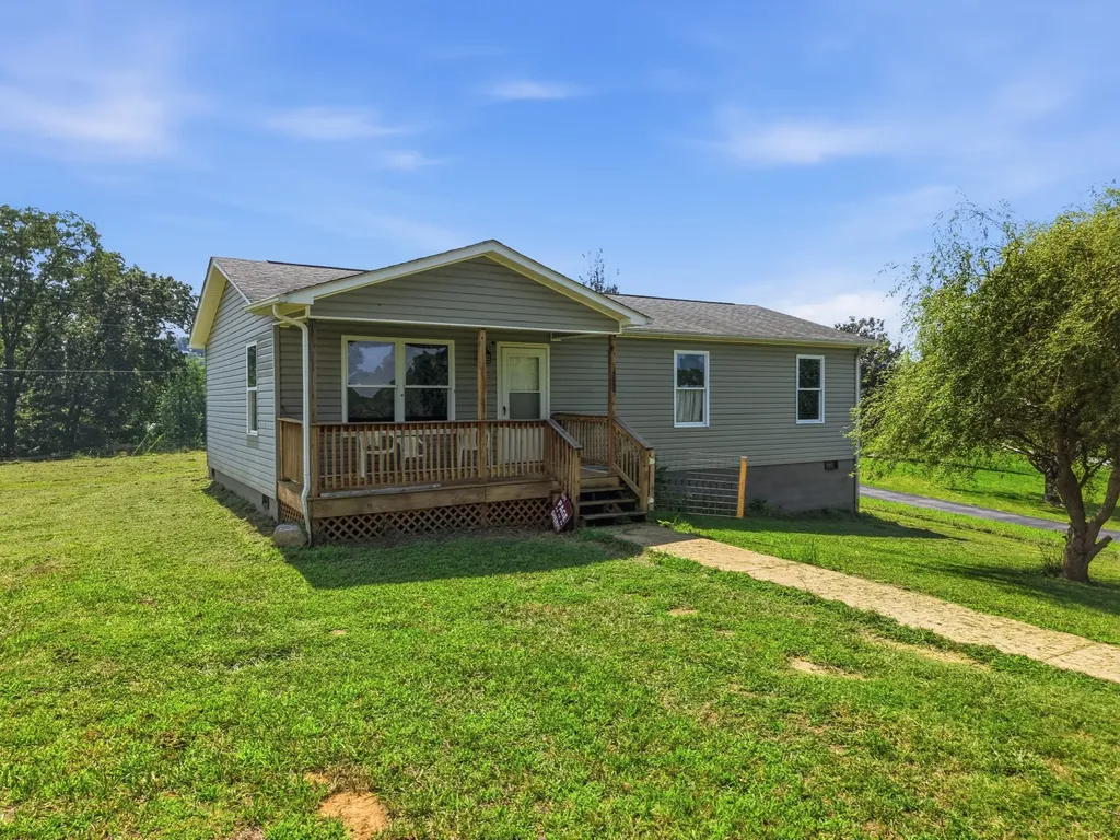 575 Simmons Cemetery Road Quebeck TN 38579
