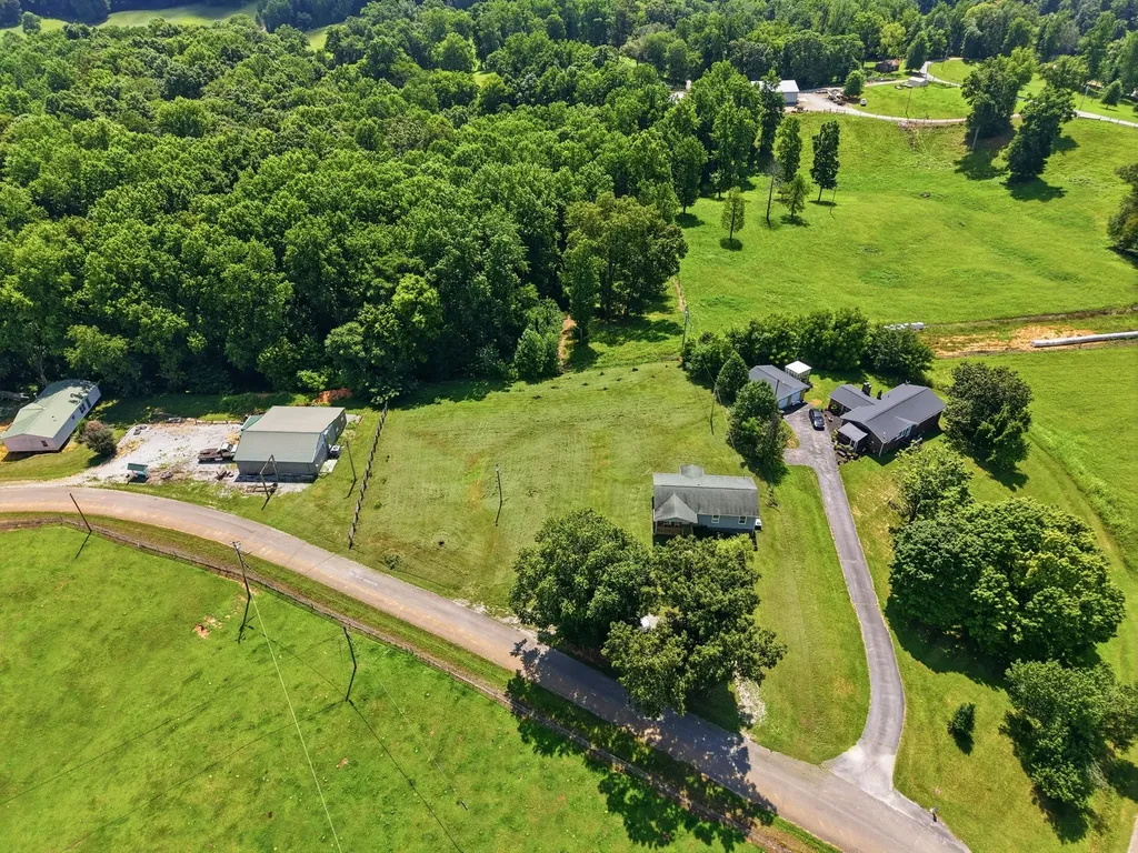 575 Simmons Cemetery Road Quebeck TN 38579