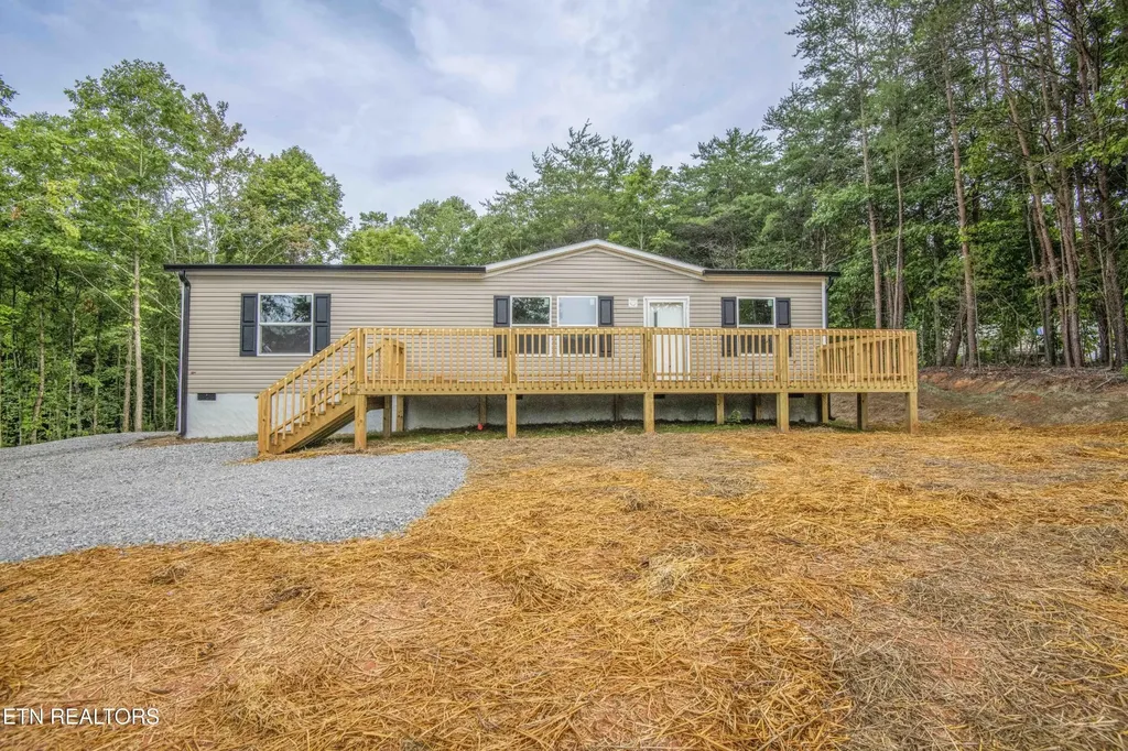 310 Valley Drive Loudon TN 37774
