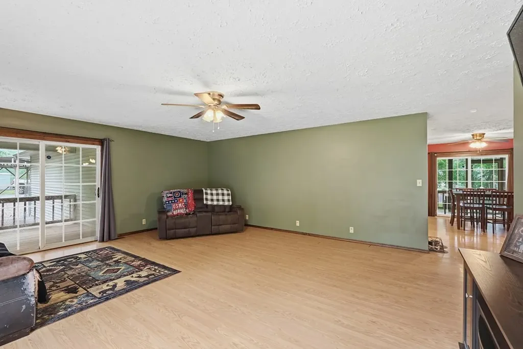 3291 Cumberland Lakes Drive Monterey TN 38574