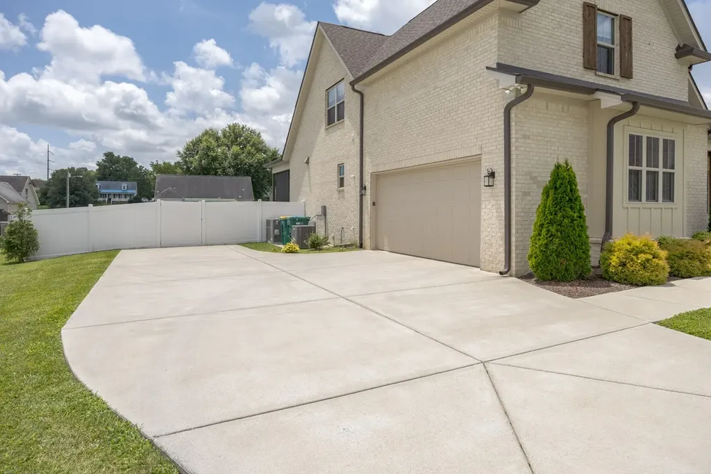 1002 Pheasant Run Court Spring Hill TN 37174