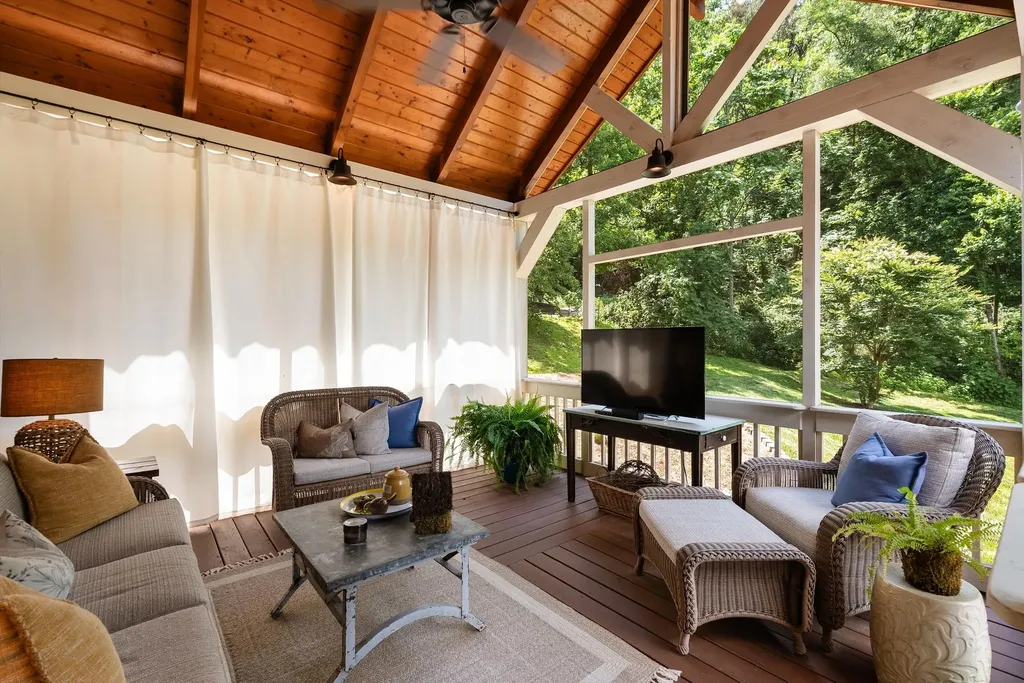 6104 Wendover Glen Brentwood TN 37027