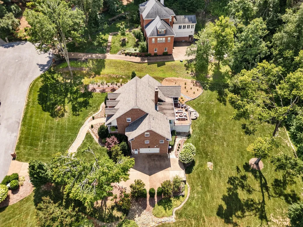 6104 Wendover Glen Brentwood TN 37027