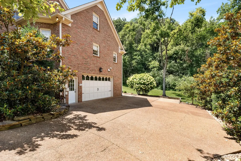 6104 Wendover Glen Brentwood TN 37027
