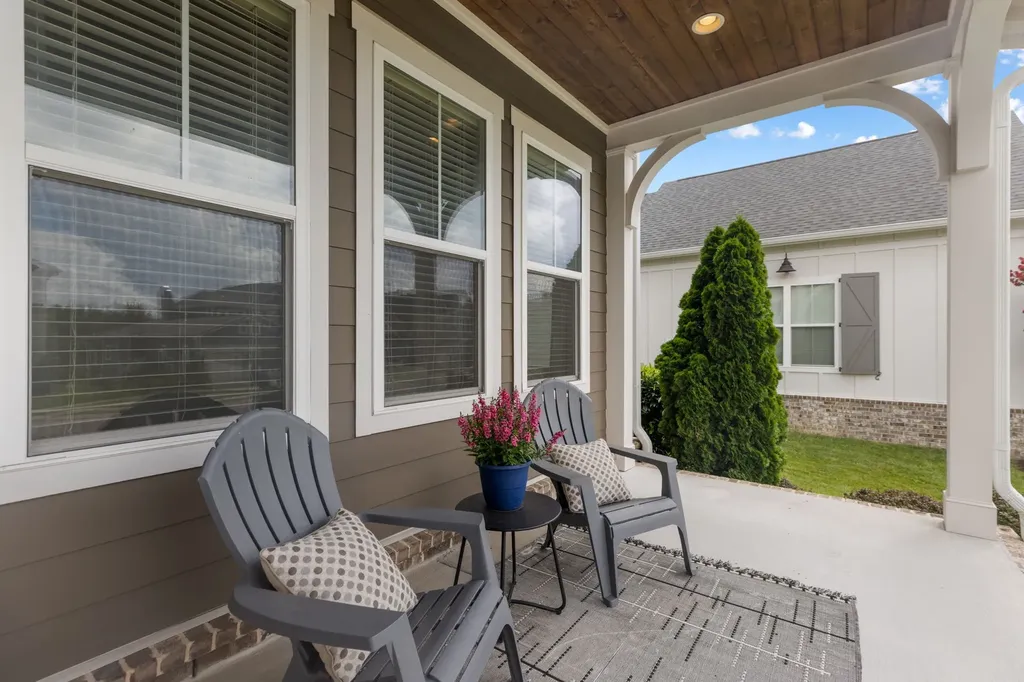 998 Spruce Ridge Lane Spring Hill TN 37174