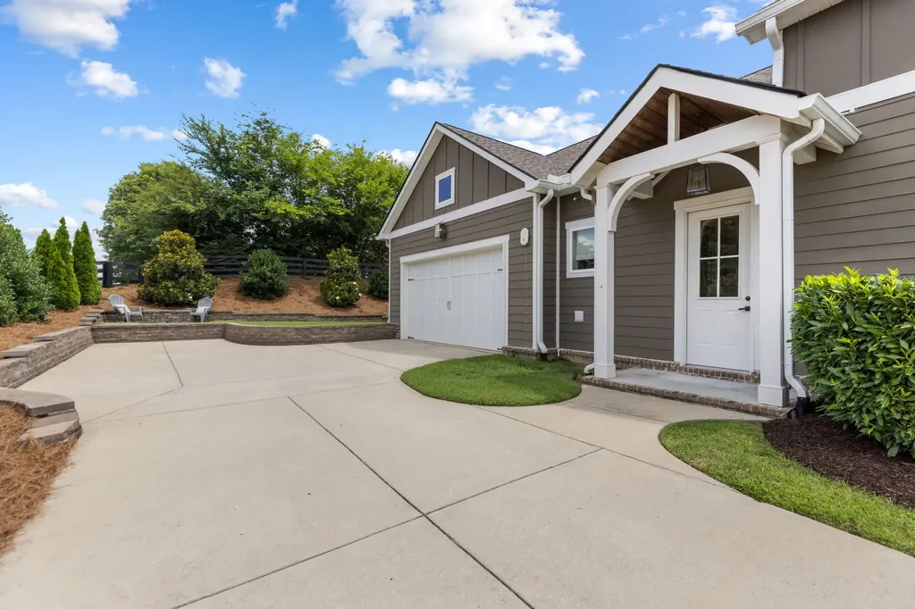 998 Spruce Ridge Lane Spring Hill TN 37174