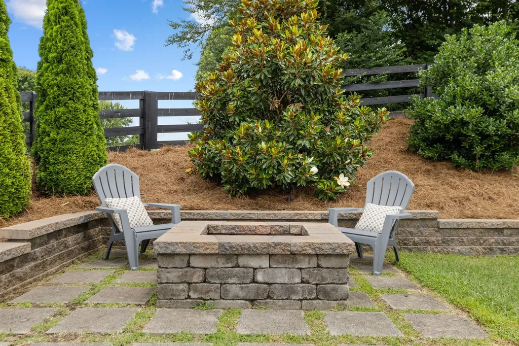 998 Spruce Ridge Lane Spring Hill TN 37174