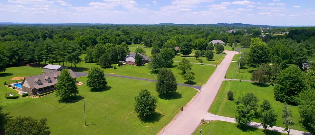 7770 Bridlewood Drive Christiana TN 37037