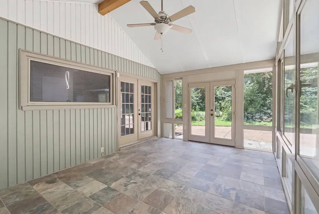536 New Castle Lane Hermitage TN 37076