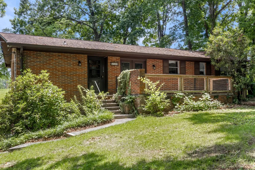 1534 Mcilvaine Drive Maryville TN 37803