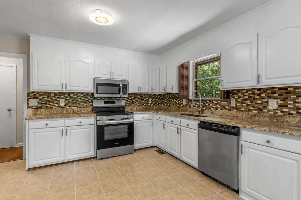 1534 Mcilvaine Drive Maryville TN 37803