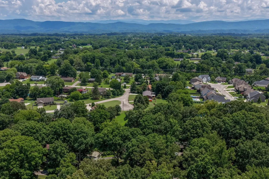 1534 Mcilvaine Drive Maryville TN 37803