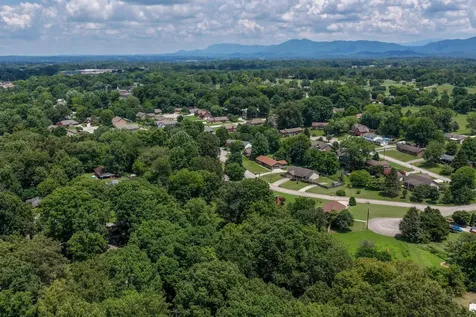 1534 Mcilvaine Drive Maryville TN 37803