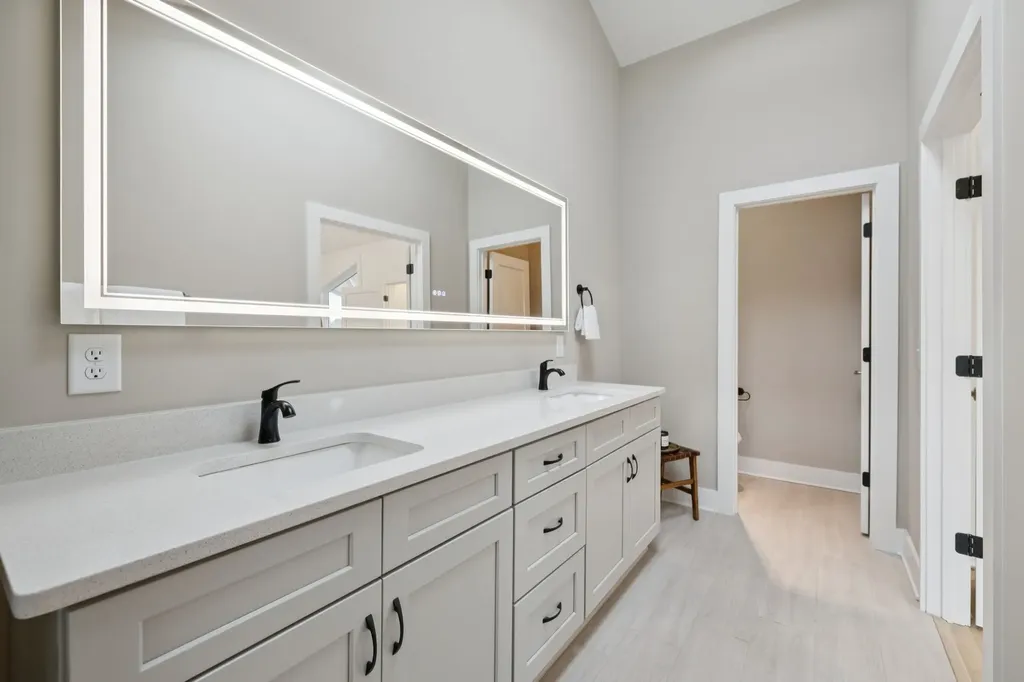 1117B Chester Avenue Nashville TN 37206