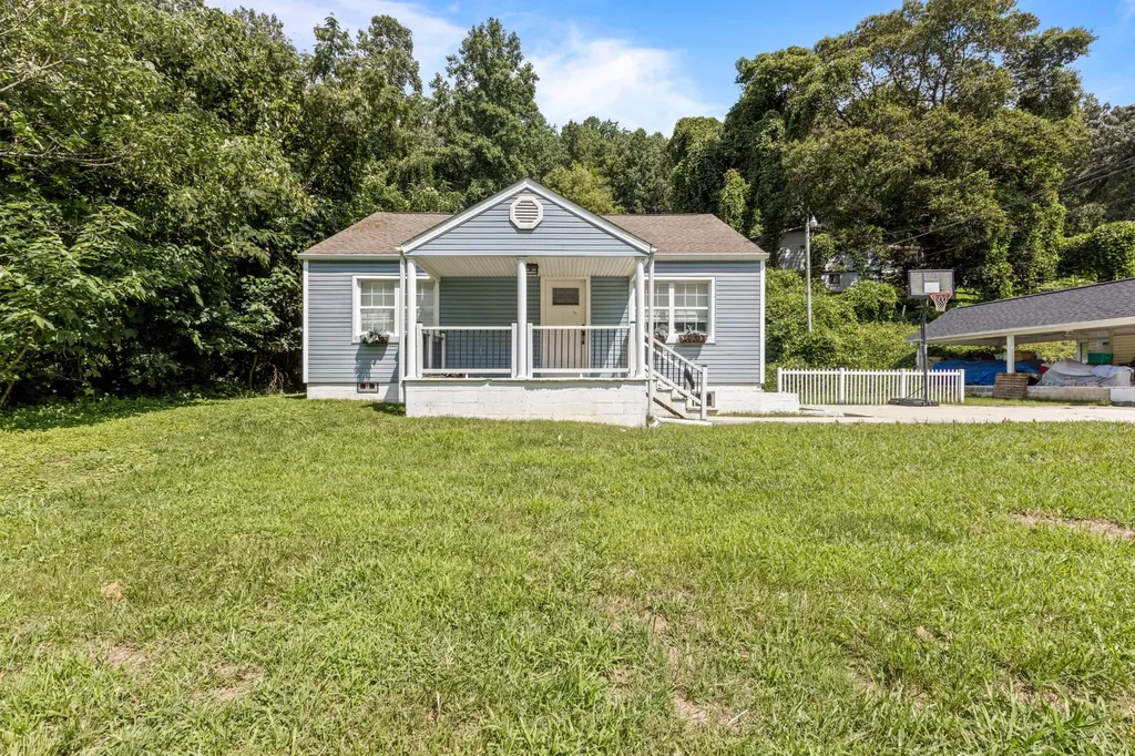 632 W Tri County Boulevard Oliver Springs TN 37840