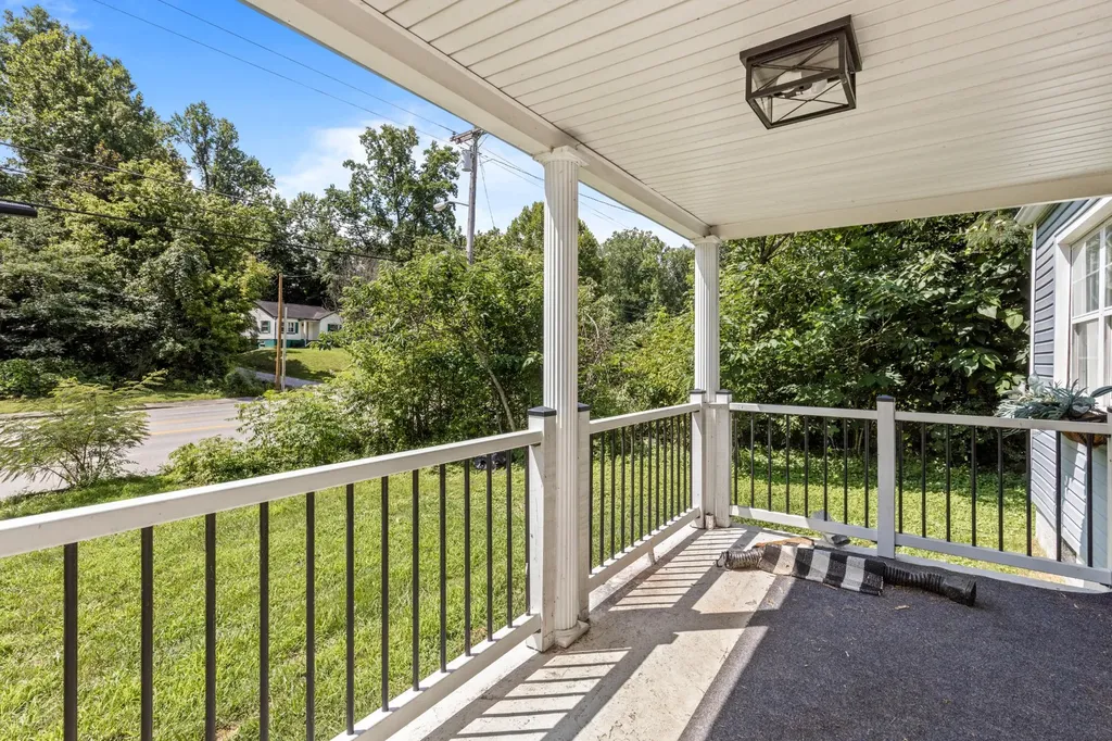 632 W Tri County Boulevard Oliver Springs TN 37840