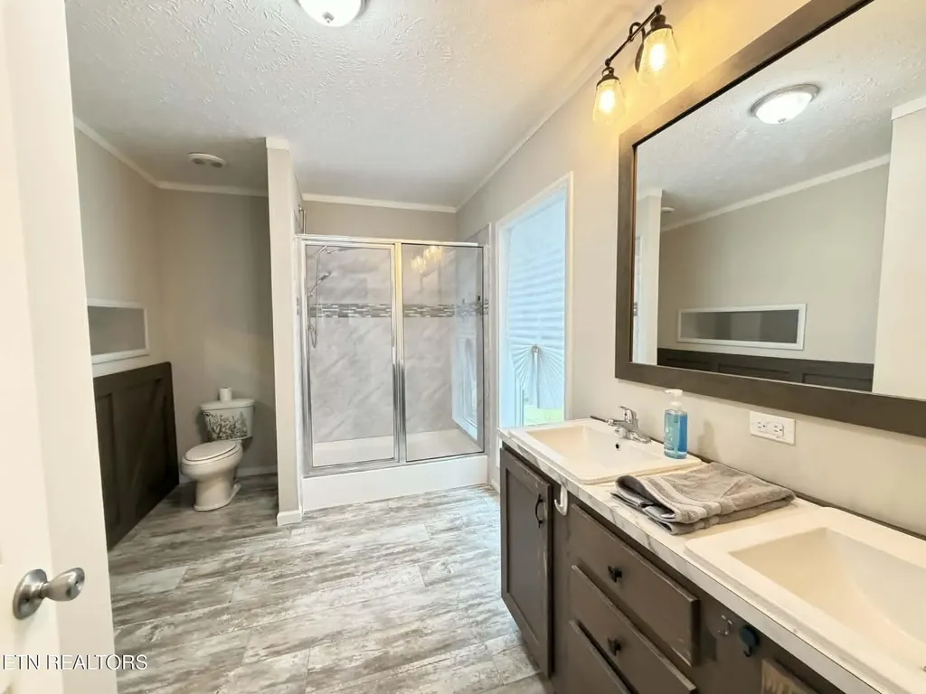 381 Dixon Road Crossville TN 38571