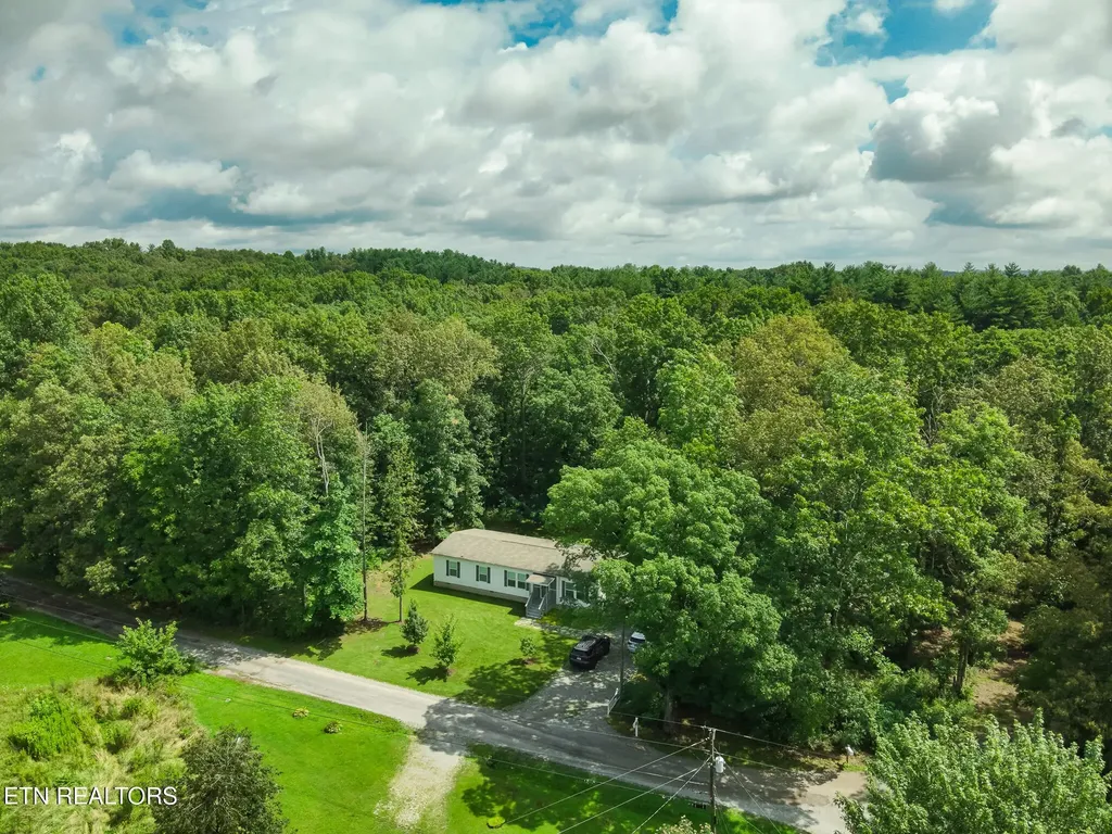 381 Dixon Road Crossville TN 38571