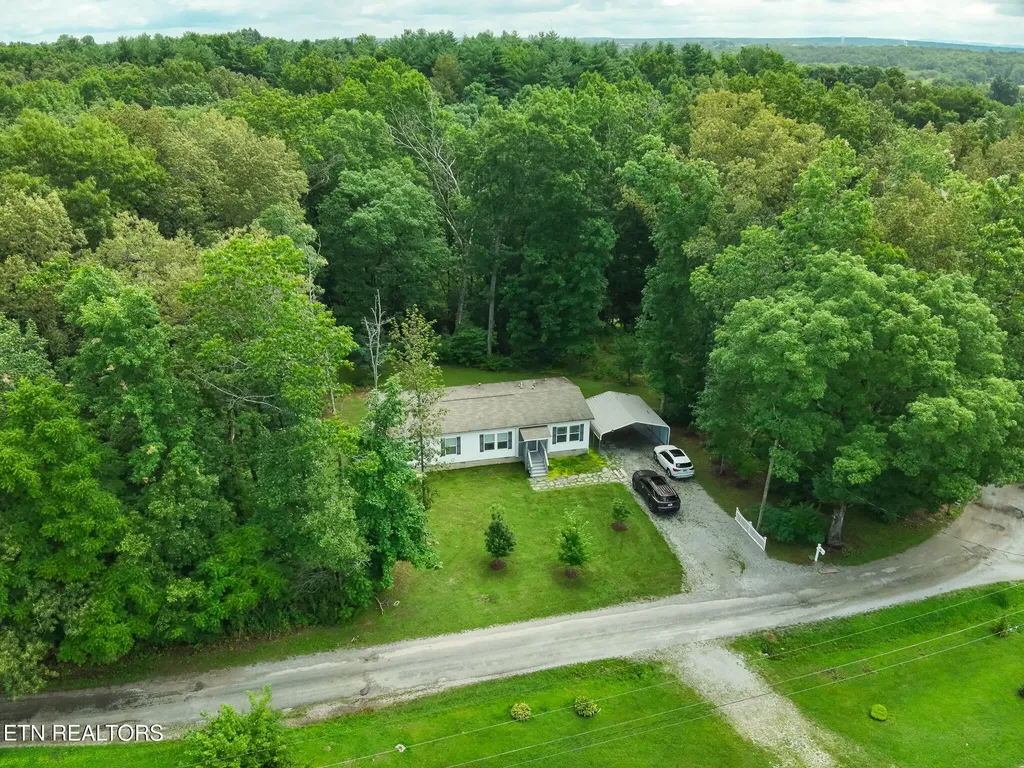 381 Dixon Road Crossville TN 38571