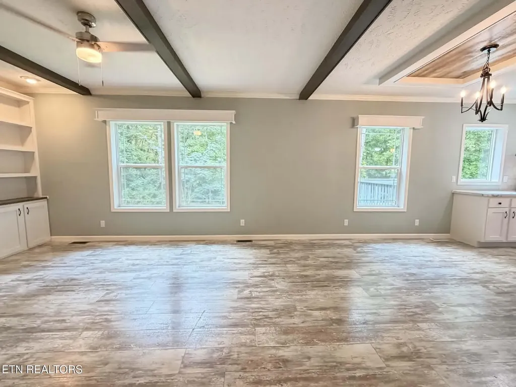 381 Dixon Road Crossville TN 38571