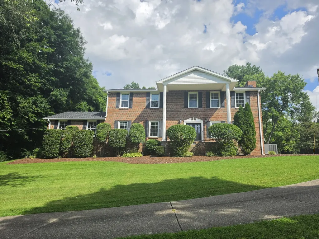 701 Edmondson Pike Brentwood TN 37027