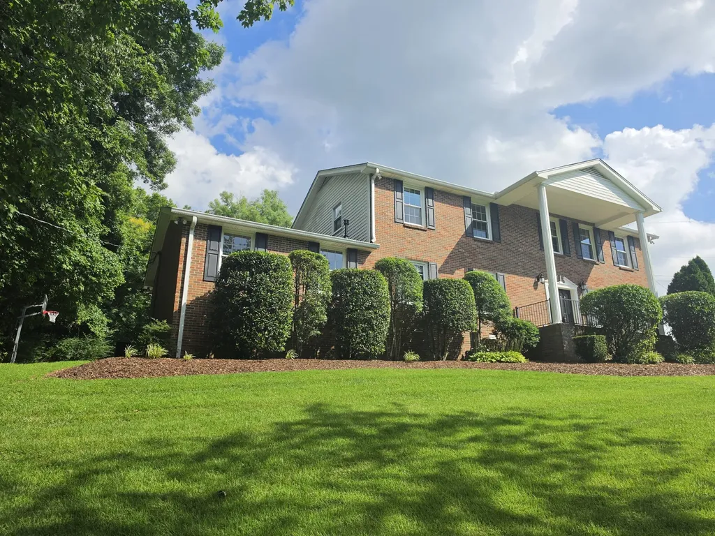 701 Edmondson Pike Brentwood TN 37027