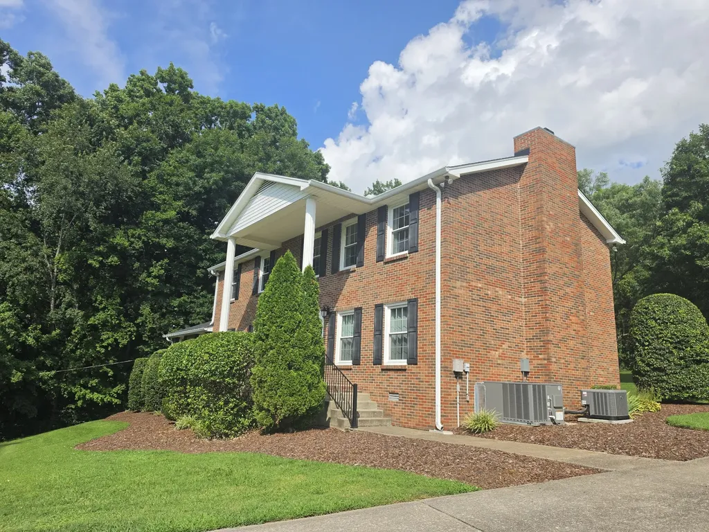 701 Edmondson Pike Brentwood TN 37027