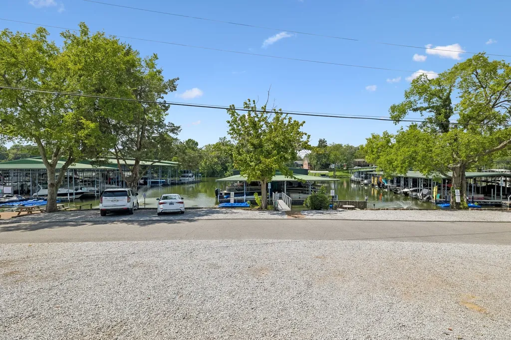 1144 Lock 4 Road Gallatin TN 37066
