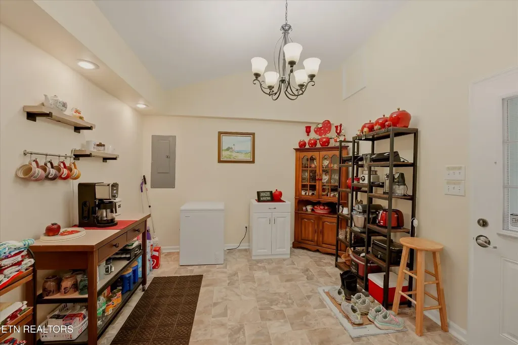 103 Independence Lane Oak Ridge TN 37830