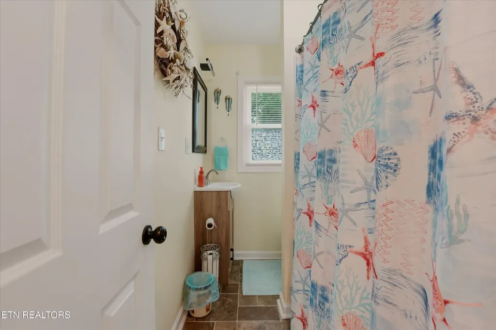 103 Independence Lane Oak Ridge TN 37830