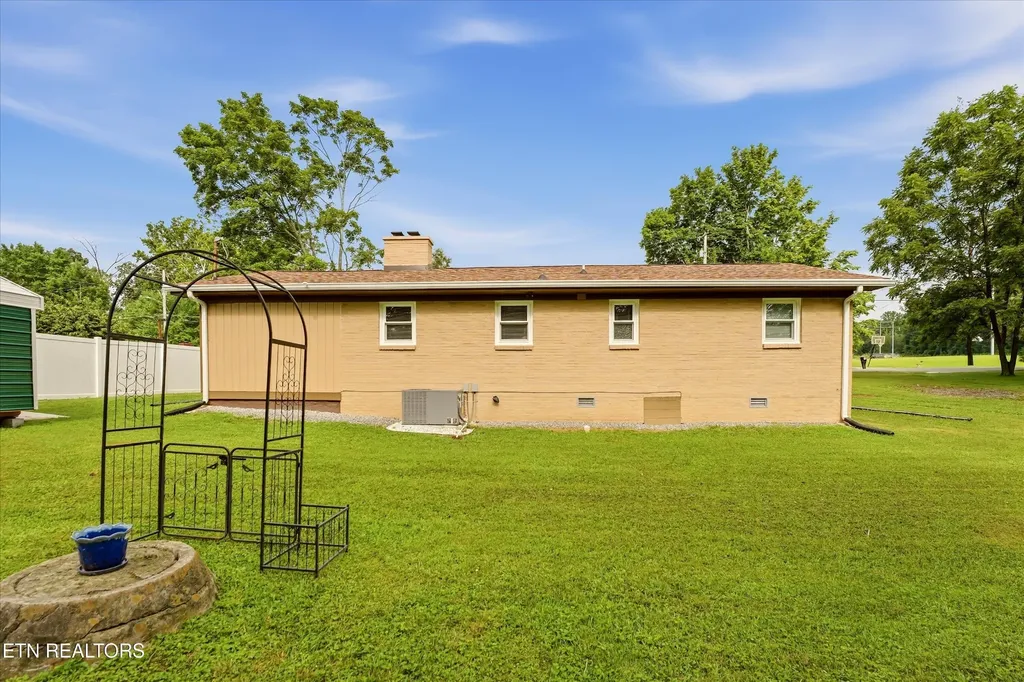 103 Independence Lane Oak Ridge TN 37830