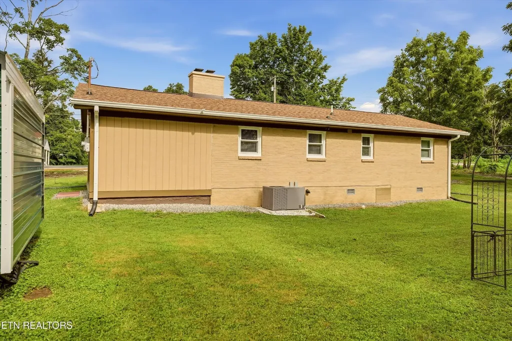 103 Independence Lane Oak Ridge TN 37830