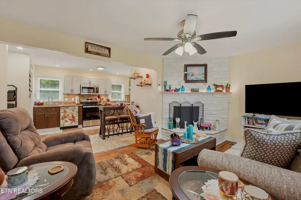 103 Independence Lane Oak Ridge TN 37830