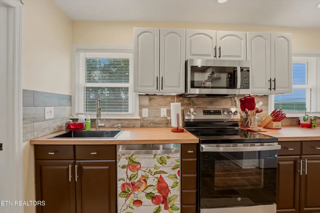 103 Independence Lane Oak Ridge TN 37830