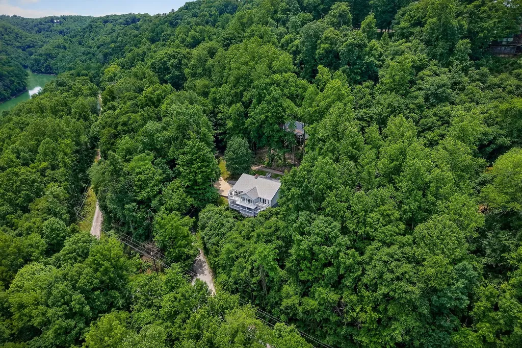 1038 Lakeside Drive Smithville TN 37166