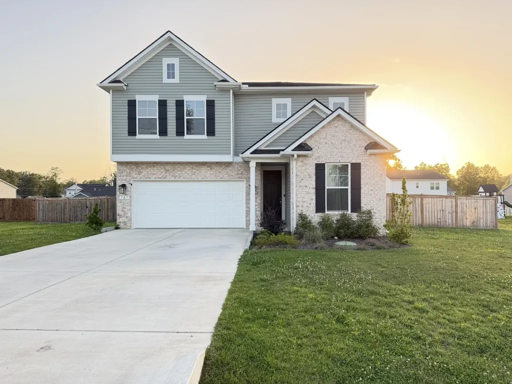 707 Chestnut Bend Dickson TN 37055
