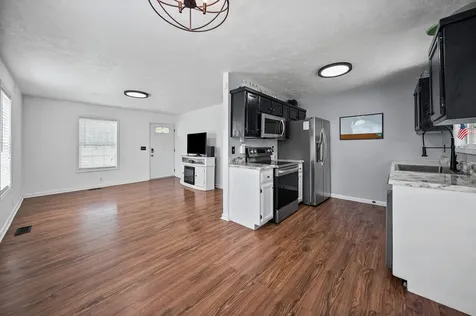 250 Hugh Hunter Road Oak Grove KY 42262