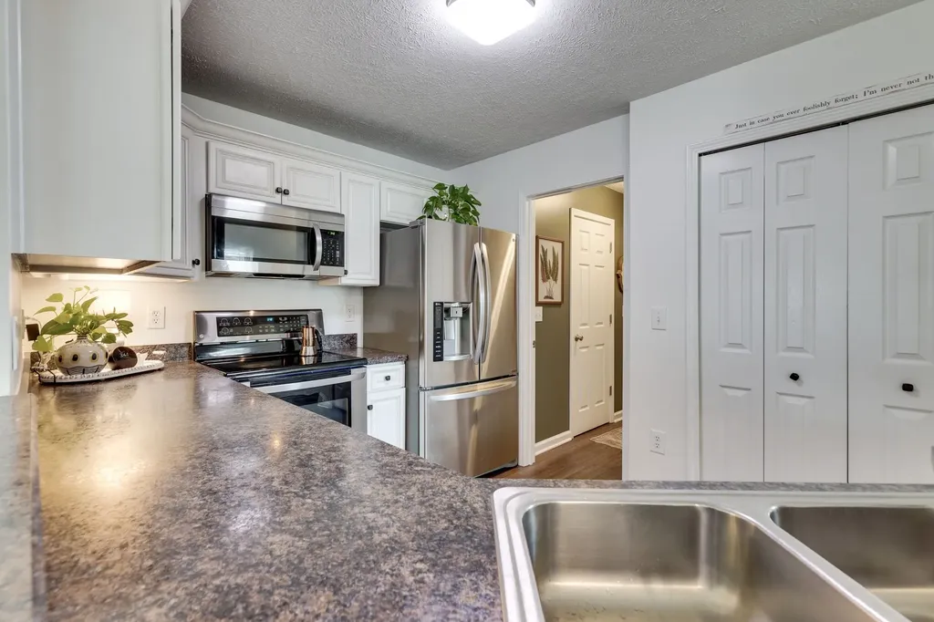 1055 Somerset Springs Drive Spring Hill TN 37174