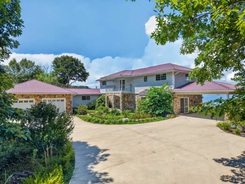 1981 Porch Rock Road Pikeville TN 37367