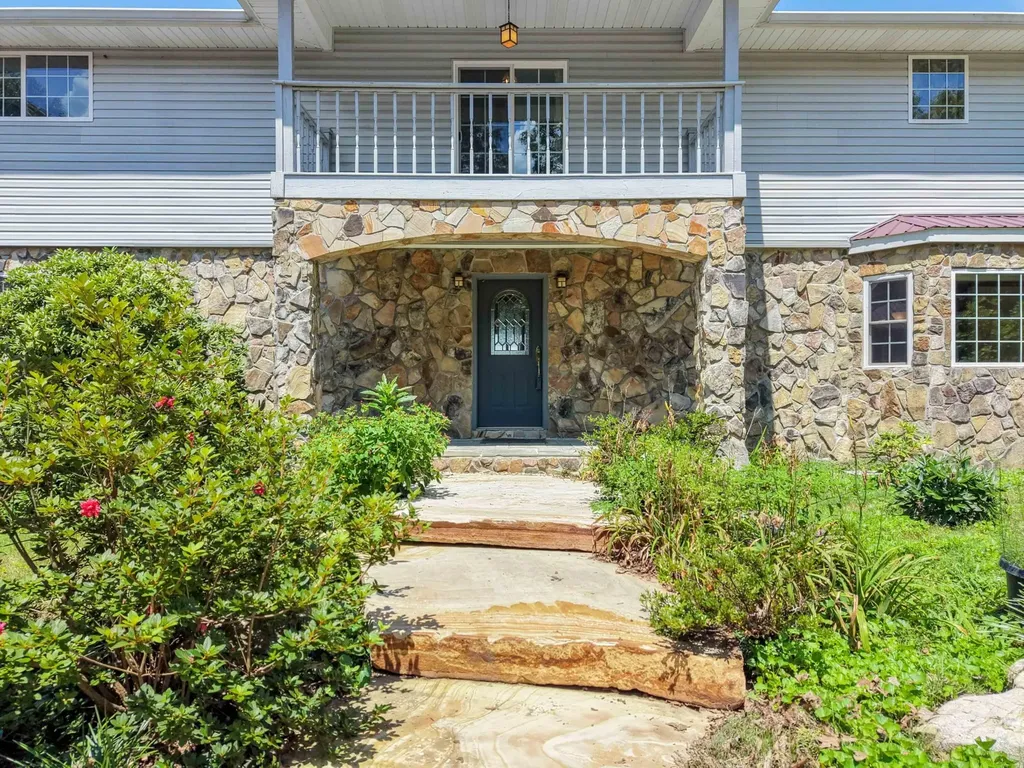 1981 Porch Rock Road Pikeville TN 37367