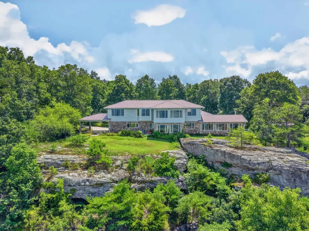 1981 Porch Rock Road Pikeville TN 37367