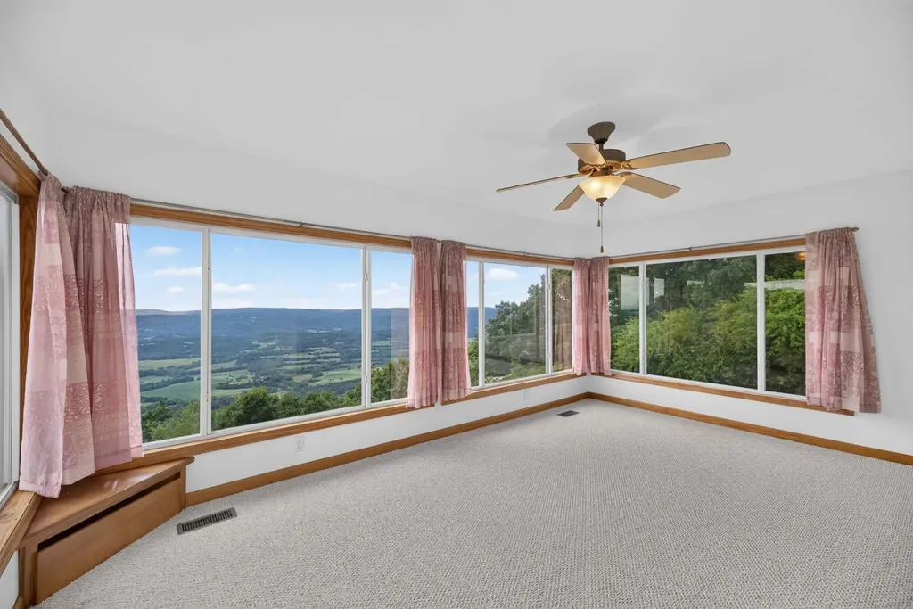 1981 Porch Rock Road Pikeville TN 37367