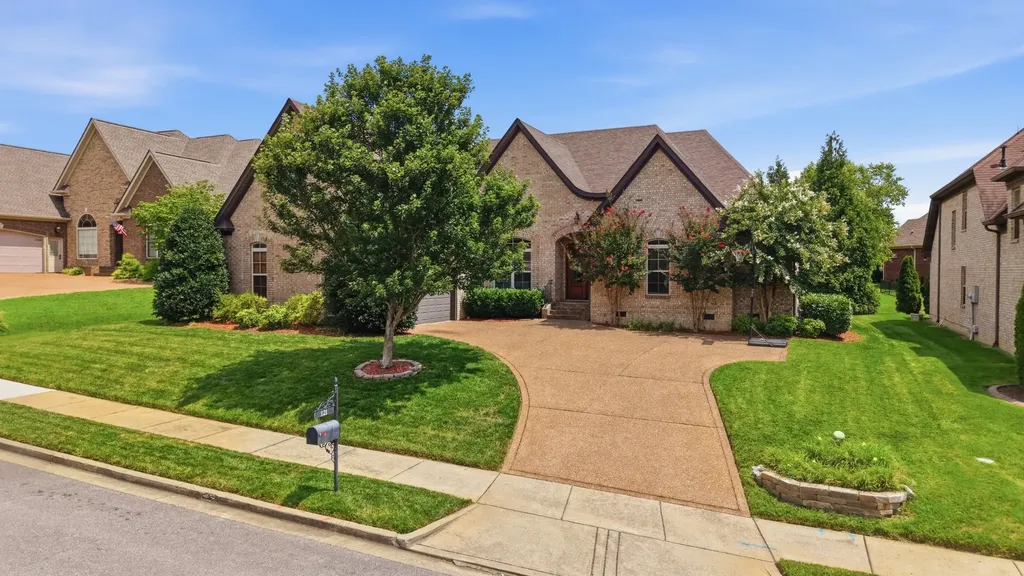 121 Saranac Trail Hendersonville TN 37075