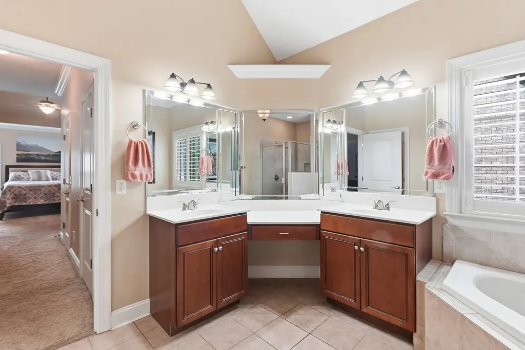 121 Saranac Trail Hendersonville TN 37075
