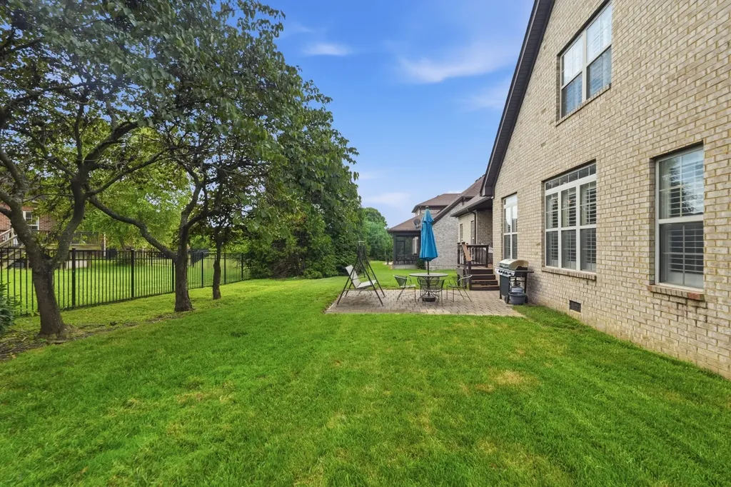 121 Saranac Trail Hendersonville TN 37075