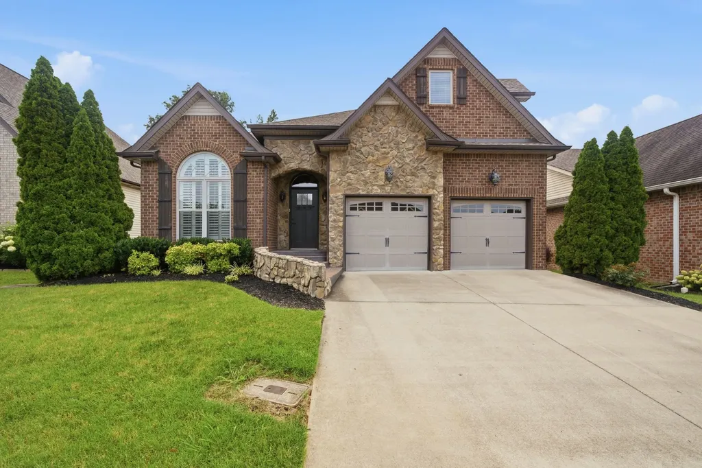 341 Turnberry Circle Clarksville TN 37043