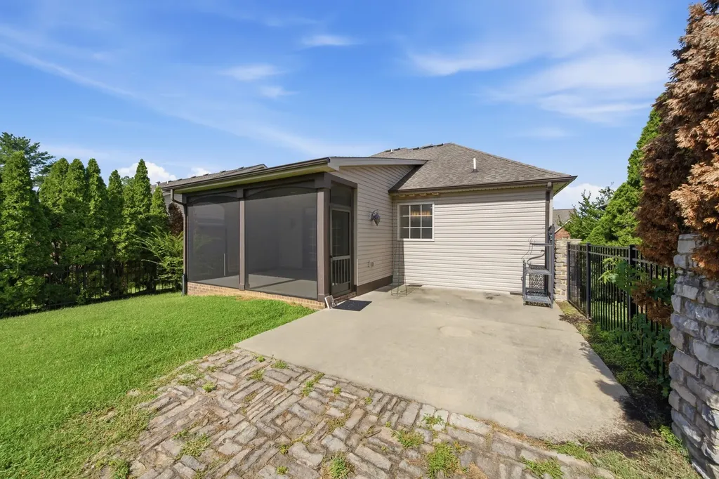 341 Turnberry Circle Clarksville TN 37043