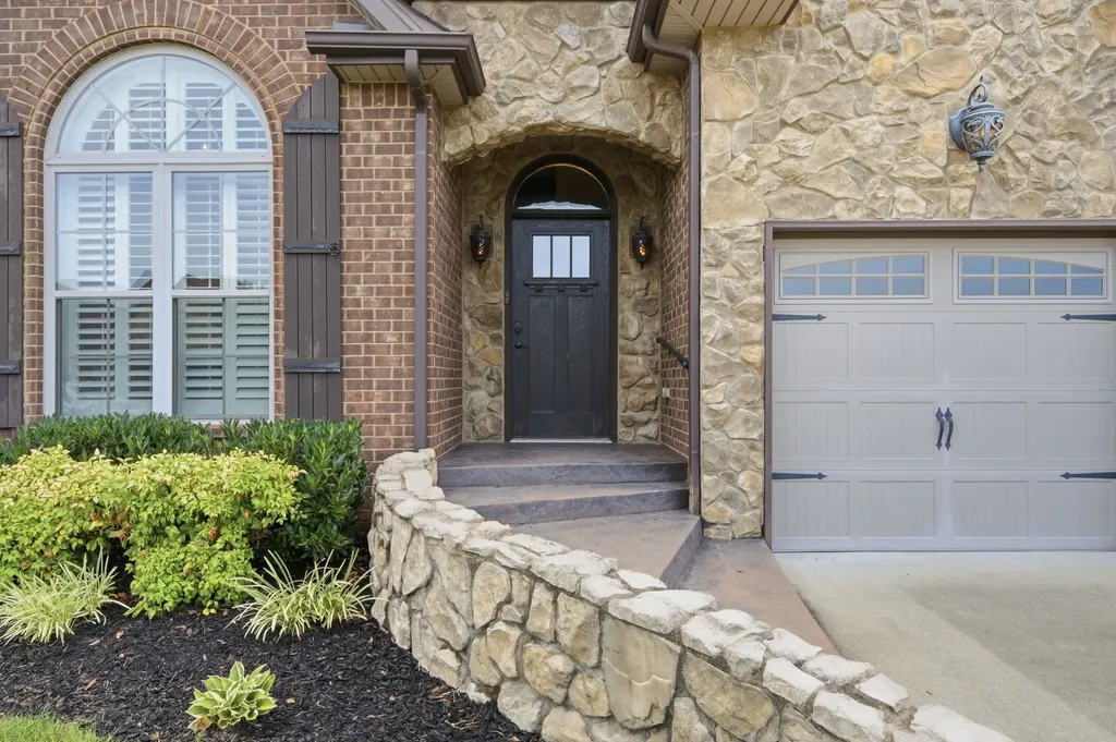 341 Turnberry Circle Clarksville TN 37043