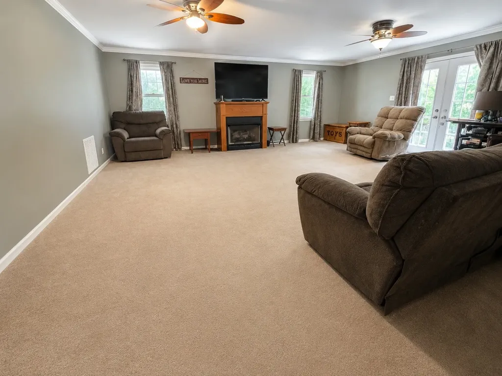 128 Robin Hood Road Dickson TN 37055