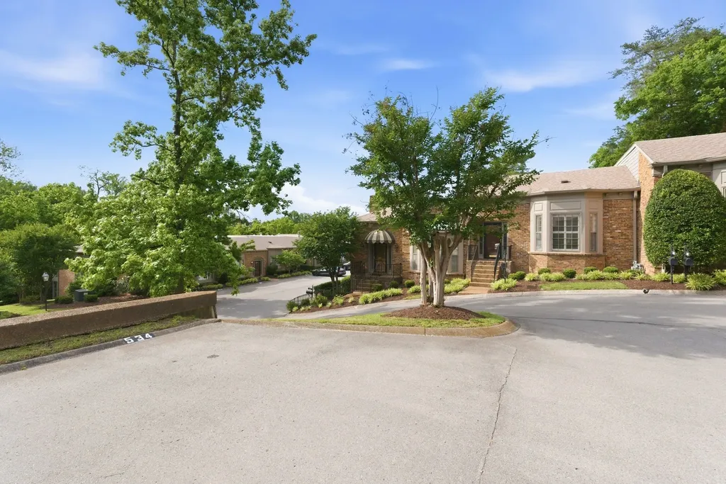 534 Armistead Place Nashville TN 37215